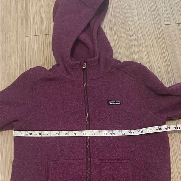 Patagonia size 14 Girls Purple Hooded Zip-Up Jacket